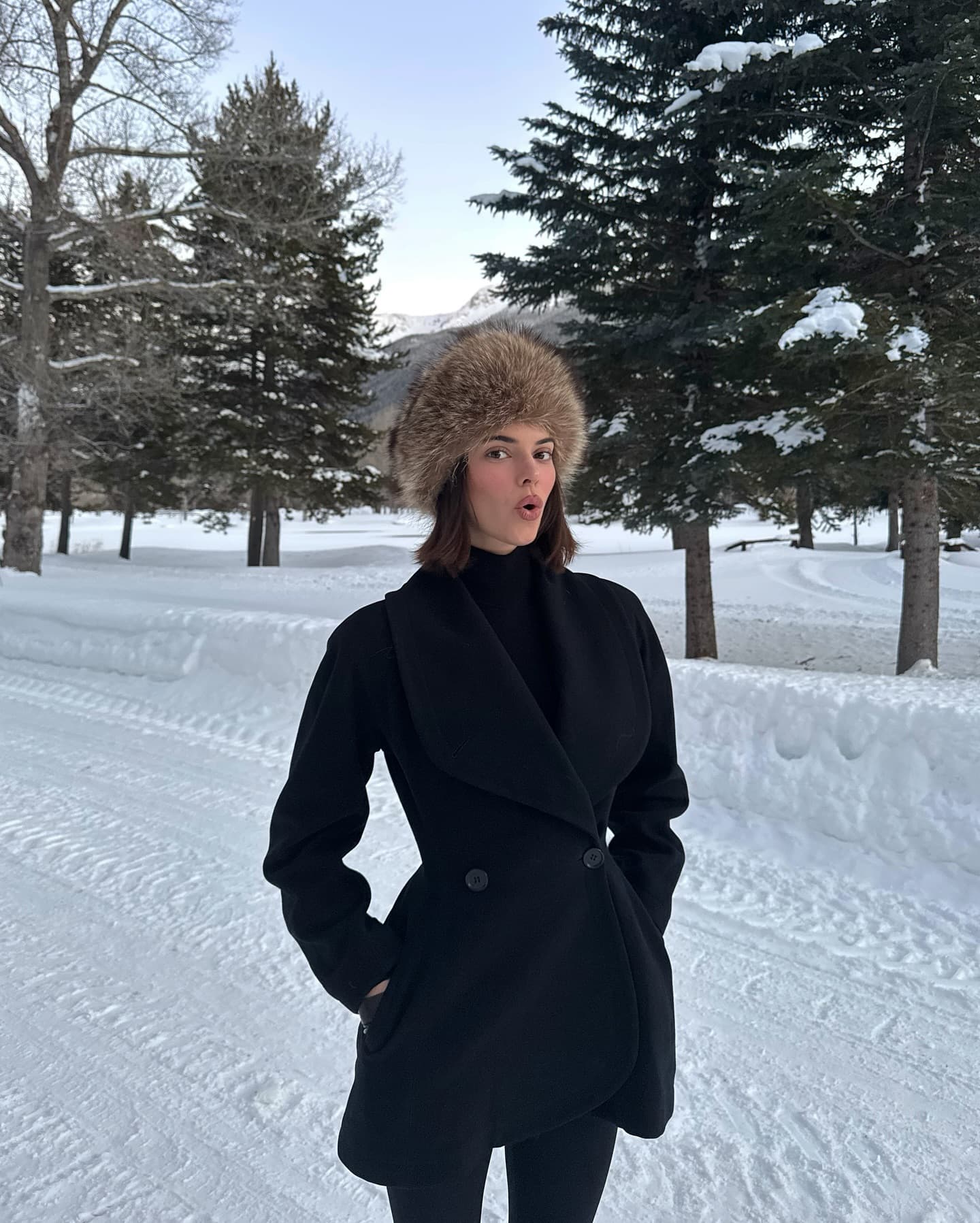 6 celeb-inspired après-ski outfits to recreate for the city or slopes